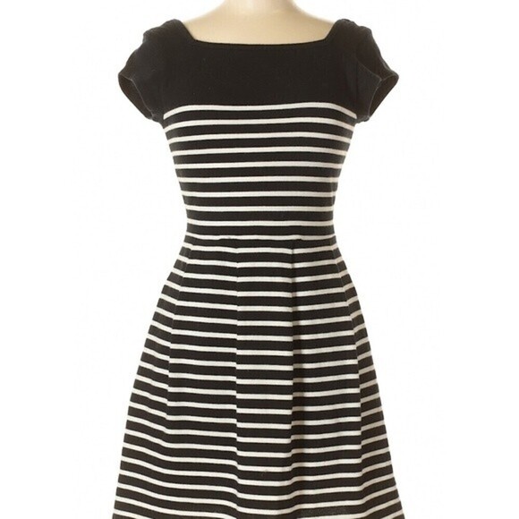 *2/$25*  French Connection Black Striped Open Back Dress Size 0 - Picture 4 of 5